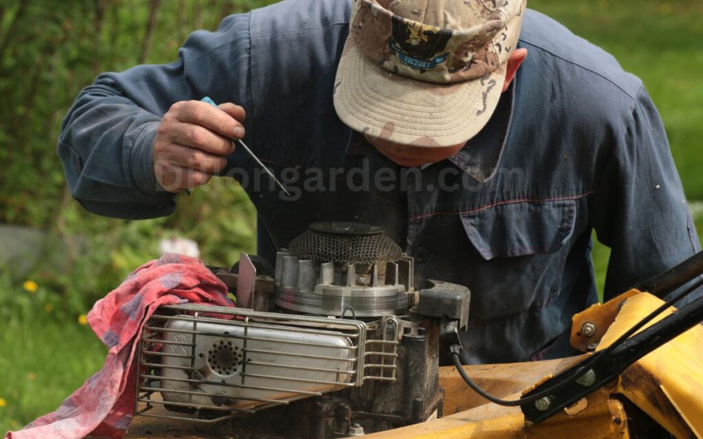 4 Reason Why Mower Engine Dies When PTO Is Engaged